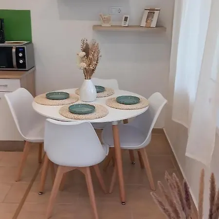 White Stone Apartment *