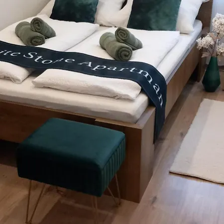 Apartament White Stone